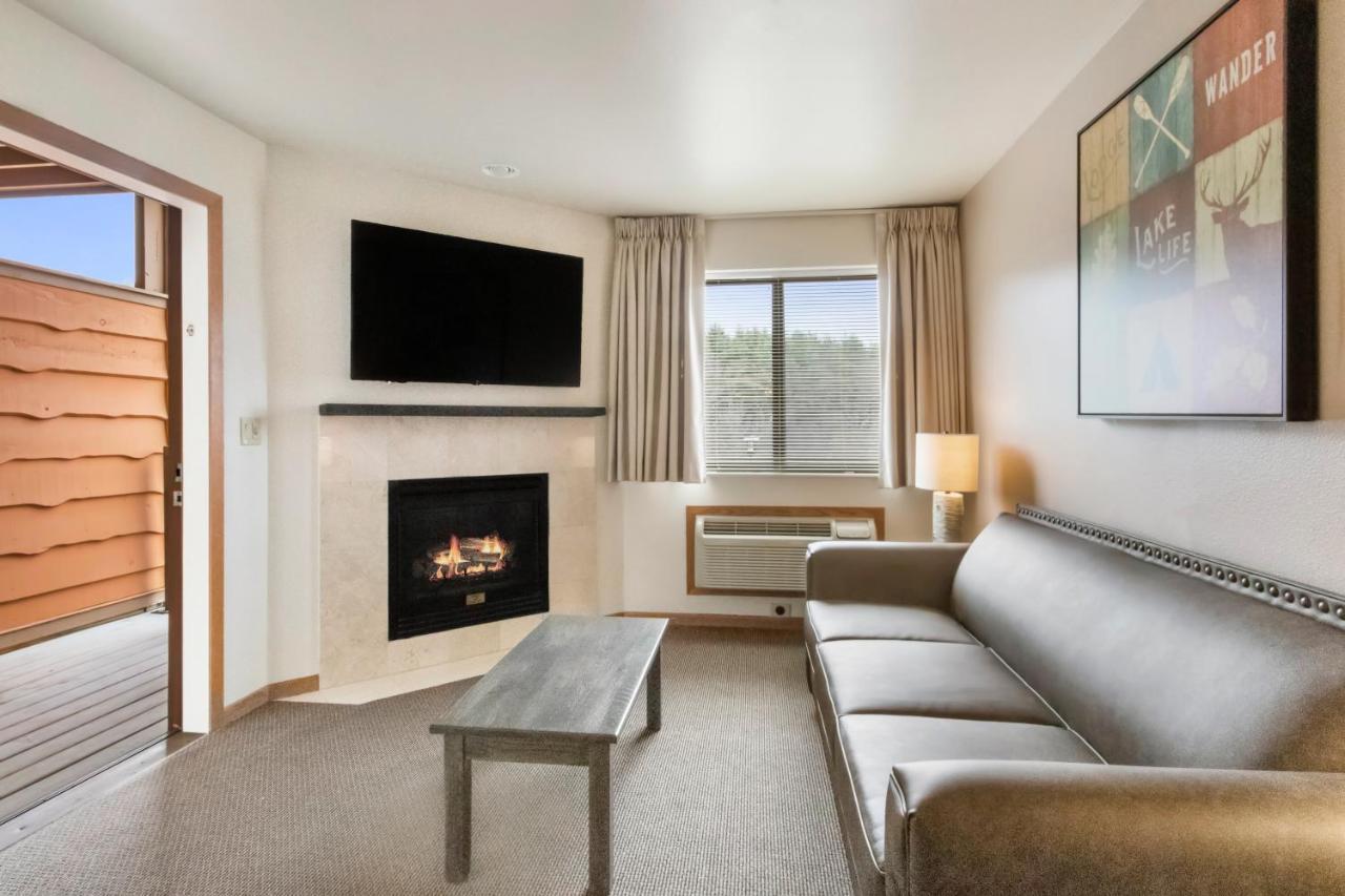Timber Ridge And Waterpark Hotel 3*